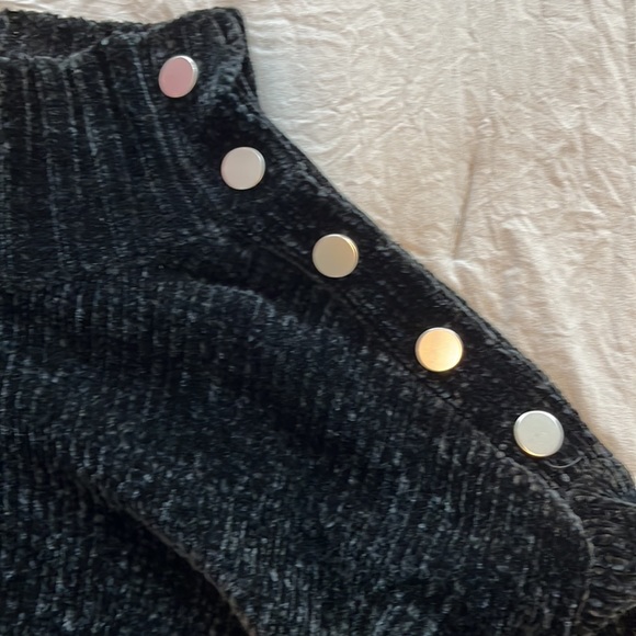 black sweater - Picture 2 of 2